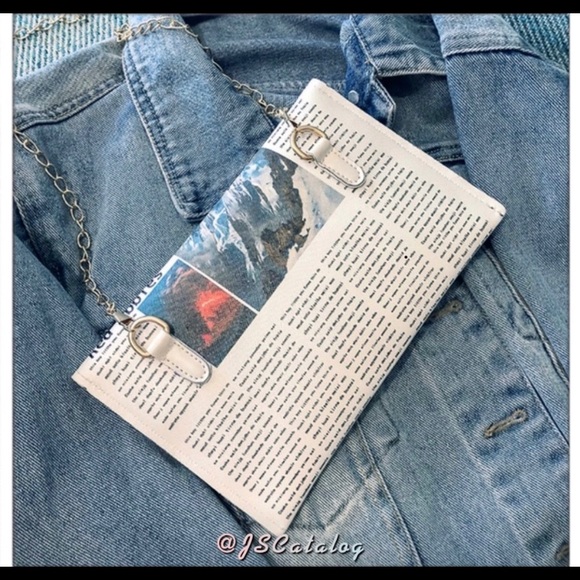 🌞Reduced! NWT! “Newspaper” Print Crossbody Bag - Picture 2 of 8